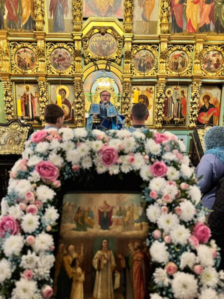 В праздник Покрова Пресвятой Богородицы приходская семья храма святых князей Бориса и Глеба в Зюзине собралась на  богослужение
